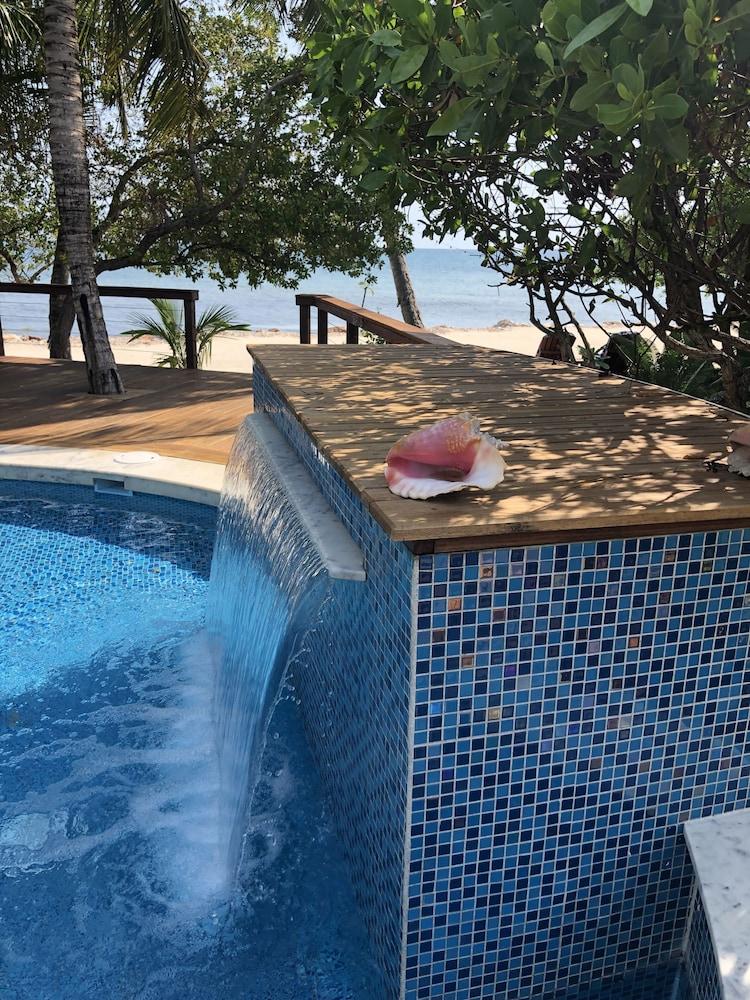Hatchet Caye Island Resort (Adults Only) Placencia Екстериор снимка