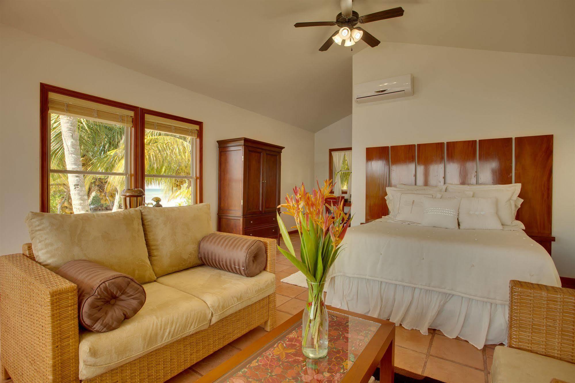 Hatchet Caye Island Resort (Adults Only) Placencia Екстериор снимка