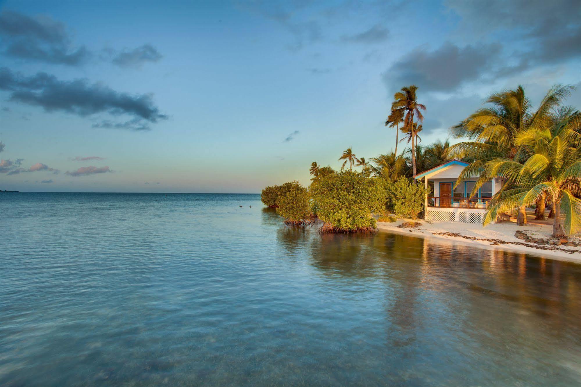 Hatchet Caye Island Resort (Adults Only) Placencia Екстериор снимка