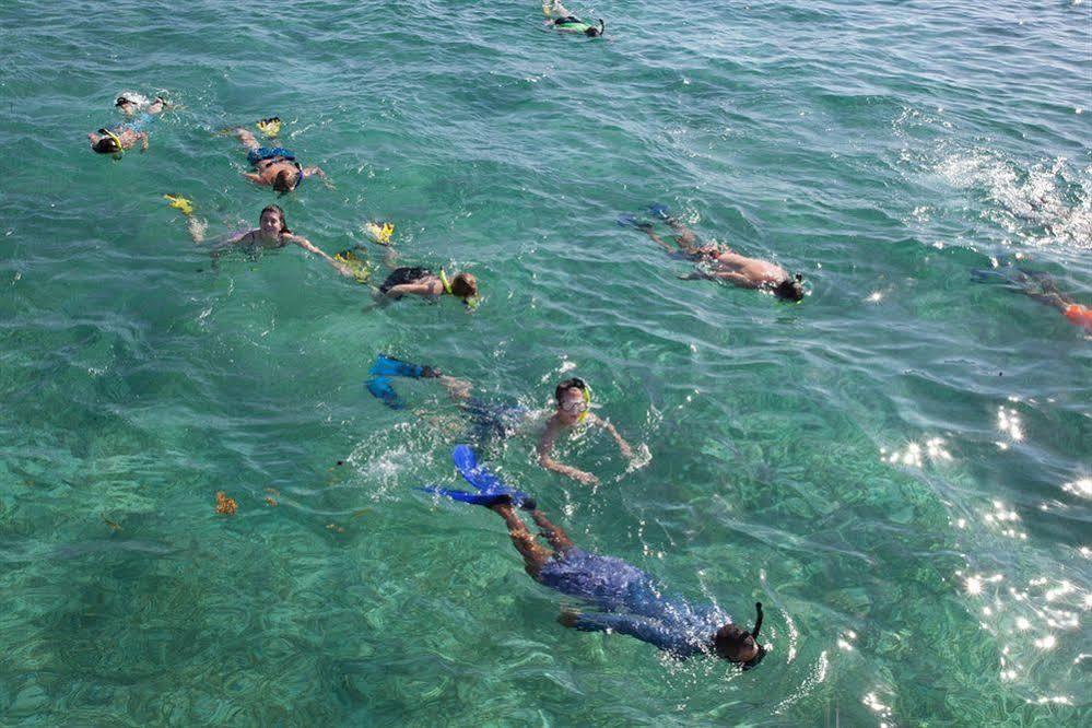 Hatchet Caye Island Resort (Adults Only) Placencia Екстериор снимка