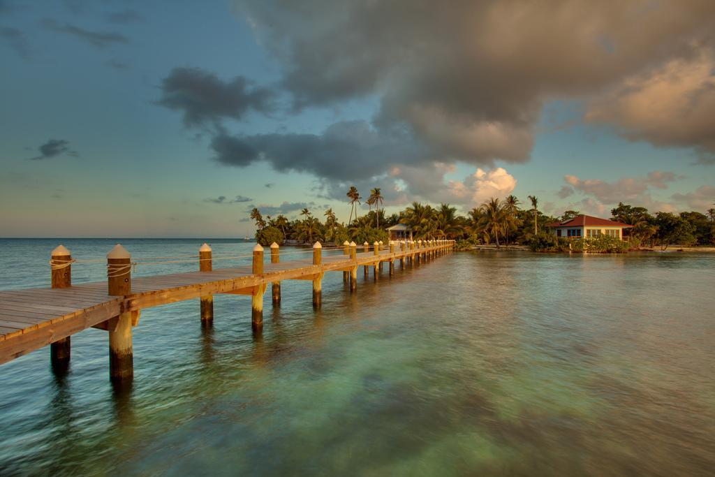 Hatchet Caye Island Resort (Adults Only) Placencia Екстериор снимка